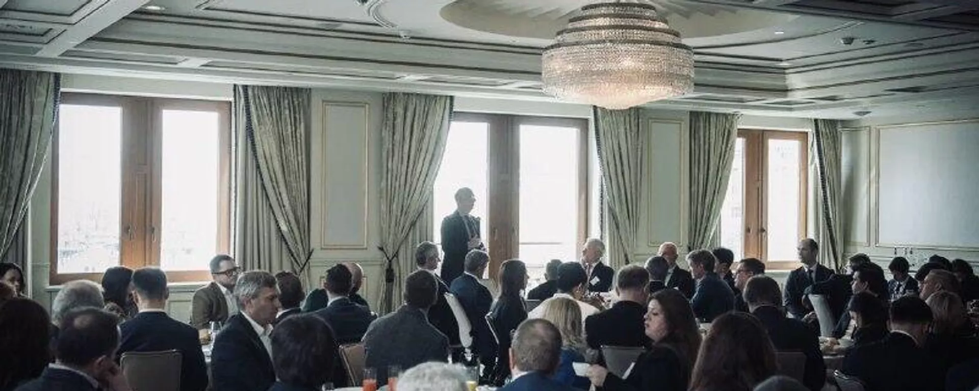 مدیر عامل صندوق سرمایه‌گذاری مستقیم روسیه از دیدار با اعضای اتاق بازرگانی آمریکا خبر داد - اسپوتنیک ایران  , 1920, 09.04.2025