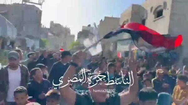 تظاهرات گسترده در شمال نوار غزه برای پایان فوری جنگ اسرائیل - اسپوتنیک ایران  
