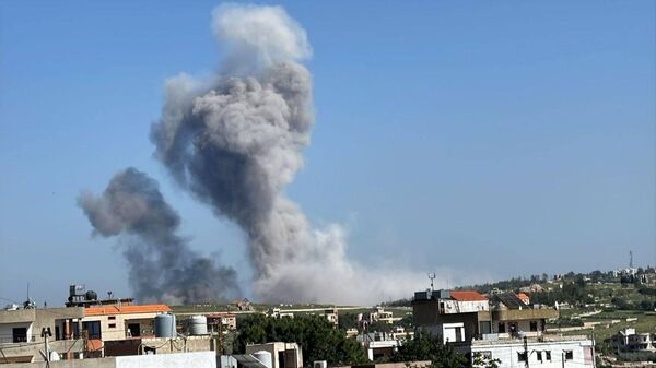 رسانه‌های لبنانی: نیروی اسرائيل چندین منطقه در نزدیکی شهر ارنون در شقیفه در جنوب لبنان را بمباران کرد - اسپوتنیک ایران  