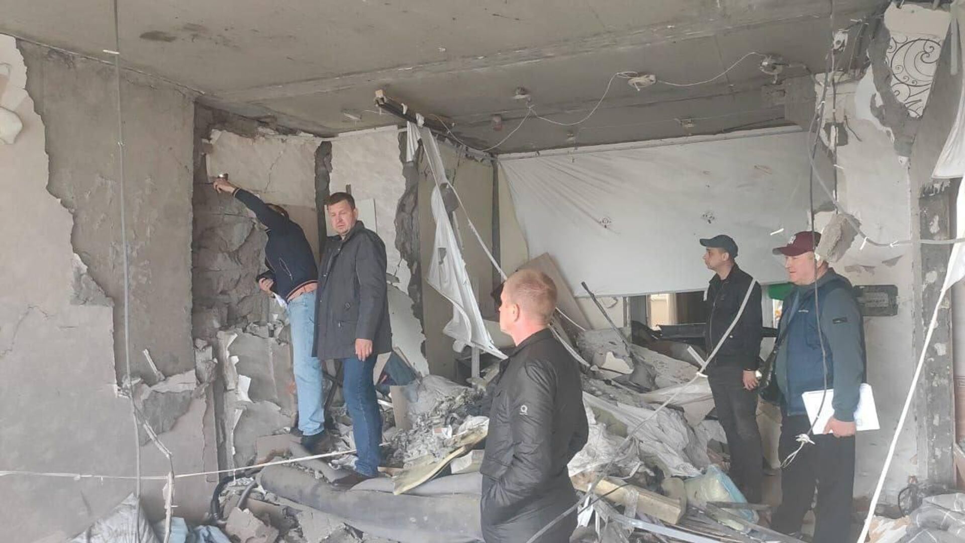 بر اثر حمله پهپادی اوکراین، دو آپارتمان در نووروسیسک به طور کامل ویران شدند بر اثر حمله پهپادی اوکراین، دو آپارتمان در نووروسیسک به طور کامل ویران شدند - اسپوتنیک ایران , 1920, 03.05.2025