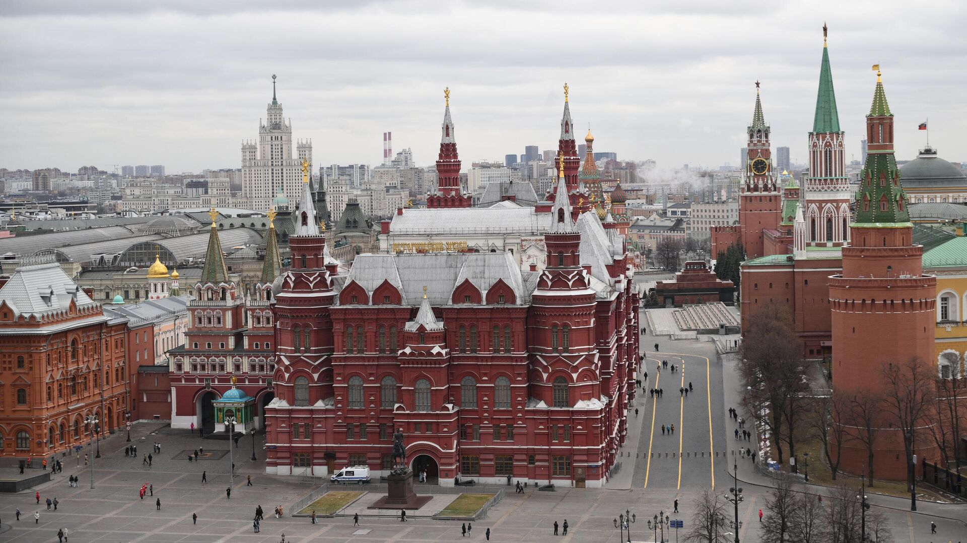 Здание Государственного исторического музея в Москве Здание Государственного исторического музея в Москве - اسپوتنیک ایران , 1920, 28.08.2025