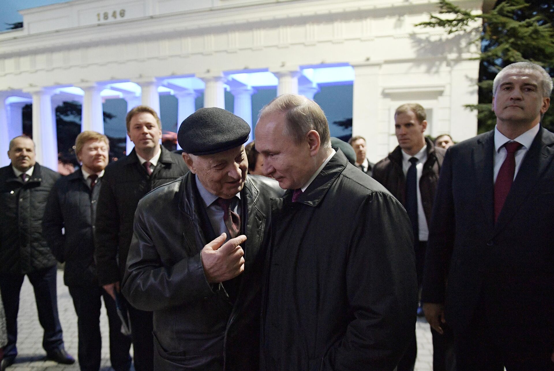 Рабочая поездка президента РФ В. Путина в ряд регионов Южного федерального округа - اسپوتنیک ایران  , 1920, 07.05.2025