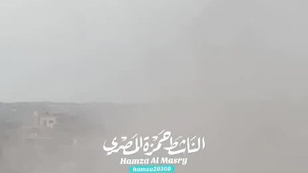 گلوله‌باران توپخانه‌ای اسرائیل در میدان زمو در شرق جبالیا، شمال نوار غزه - اسپوتنیک ایران  