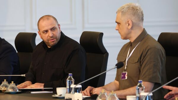 Рустем Умеров во время второго раунда переговоров между делегациями России и Украины - اسپوتنیک ایران  