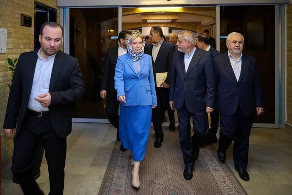 تصاویری از سفر اولگا لوبیمووا، وزیر فرهنگ روسیه به ایران برای بازدید کاری تصاویری از سفر اولگا لوبیمووا، وزیر فرهنگ روسیه به ایران برای بازدید کاری - اسپوتنیک ایران