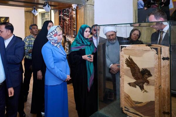 تصاویری از سفر اولگا لوبیمووا، وزیر فرهنگ روسیه به ایران برای بازدید کاری تصاویری از سفر اولگا لوبیمووا، وزیر فرهنگ روسیه به ایران برای بازدید کاری - اسپوتنیک ایران