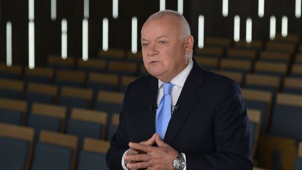 Генеральный директор МИА Россия сегодня Дмитрий Киселев берет интервью у премьер-министра Армении Никола Пашиняна в режиме видеоконференции - اسپوتنیک ایران  