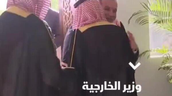 استقبال فیصل بن فرحان وزیر خارجه عربستان از سید عباس عراقچی، همتای ایرانی و هیئت همراه وی - اسپوتنیک ایران  