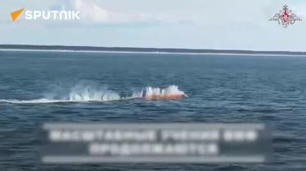 ادامه رزمایش طوفان جولای نیروی دریایی روسیه با مشارکت نیروهایی از ناوگان‌های شمال، اقیانوس آرام، بالتیک و ناوگان دریای خزر - اسپوتنیک ایران  