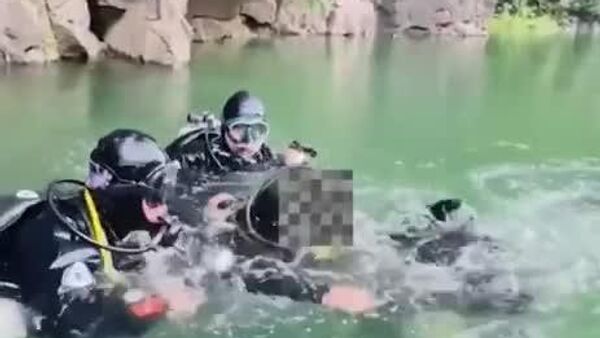 غواص چینی پس از پنج روز حبس شدن در یک غار زیر آب به طرز معجزه آسایی زنده ماند - اسپوتنیک ایران  