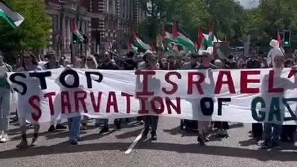 برگزاری راهپیمایی در بریتانیا در حمایت از فلسطین - اسپوتنیک ایران  