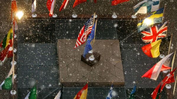 اتحادیه اروپا از ترس خروج نظامی آمریکا از این قاره، توافق تجاری ترامپ را پذیرفت - اسپوتنیک ایران  