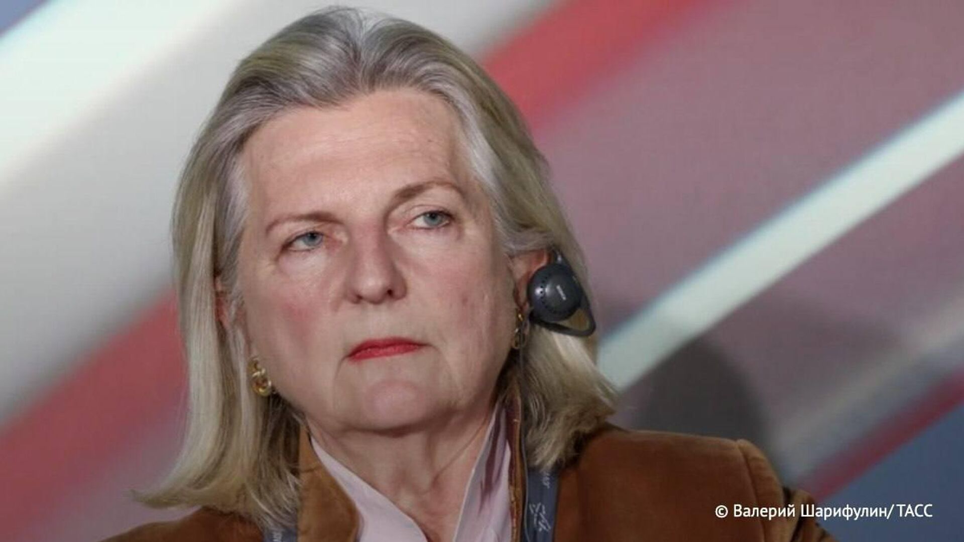 تحسین قهرمانی روسها در حین زلزله کامچاتکا تحسین قهرمانی روسها در حین زلزله کامچاتکا - اسپوتنیک ایران , 1920, 04.08.2025