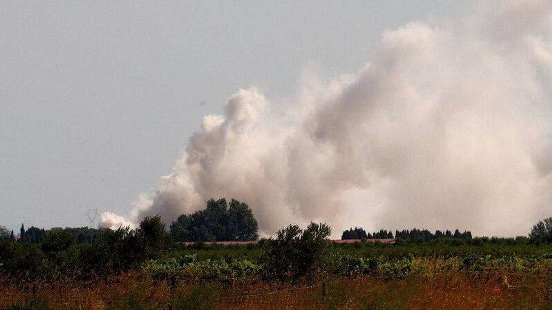آتش سوزی در کارخانه تولید محصولات حاوی کلر در فرانسه آتش سوزی در کارخانه تولید محصولات حاوی کلر در فرانسه - اسپوتنیک ایران , 1920, 10.08.2025