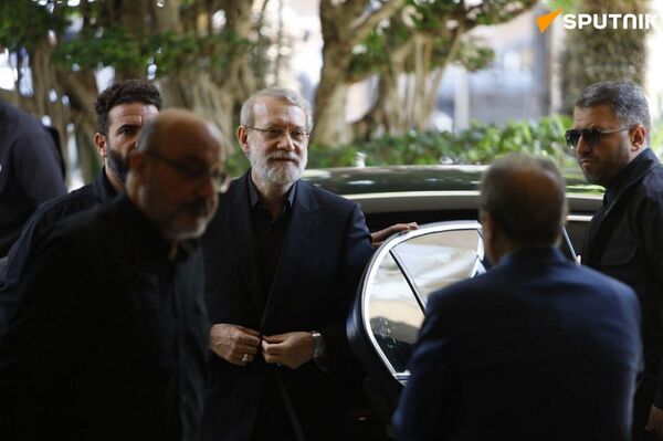 دیدار رئیس مجلس لبنان با دبیر شورای عالی امنیت ملی ایران - اسپوتنیک ایران  