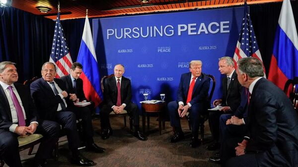 دیدار پوتین و ترامپ رویداد خوبی است و راه را برای شروع مجدد و تنش‌زدایی در روابط بین‌الملل باز می‌کند - اسپوتنیک ایران  