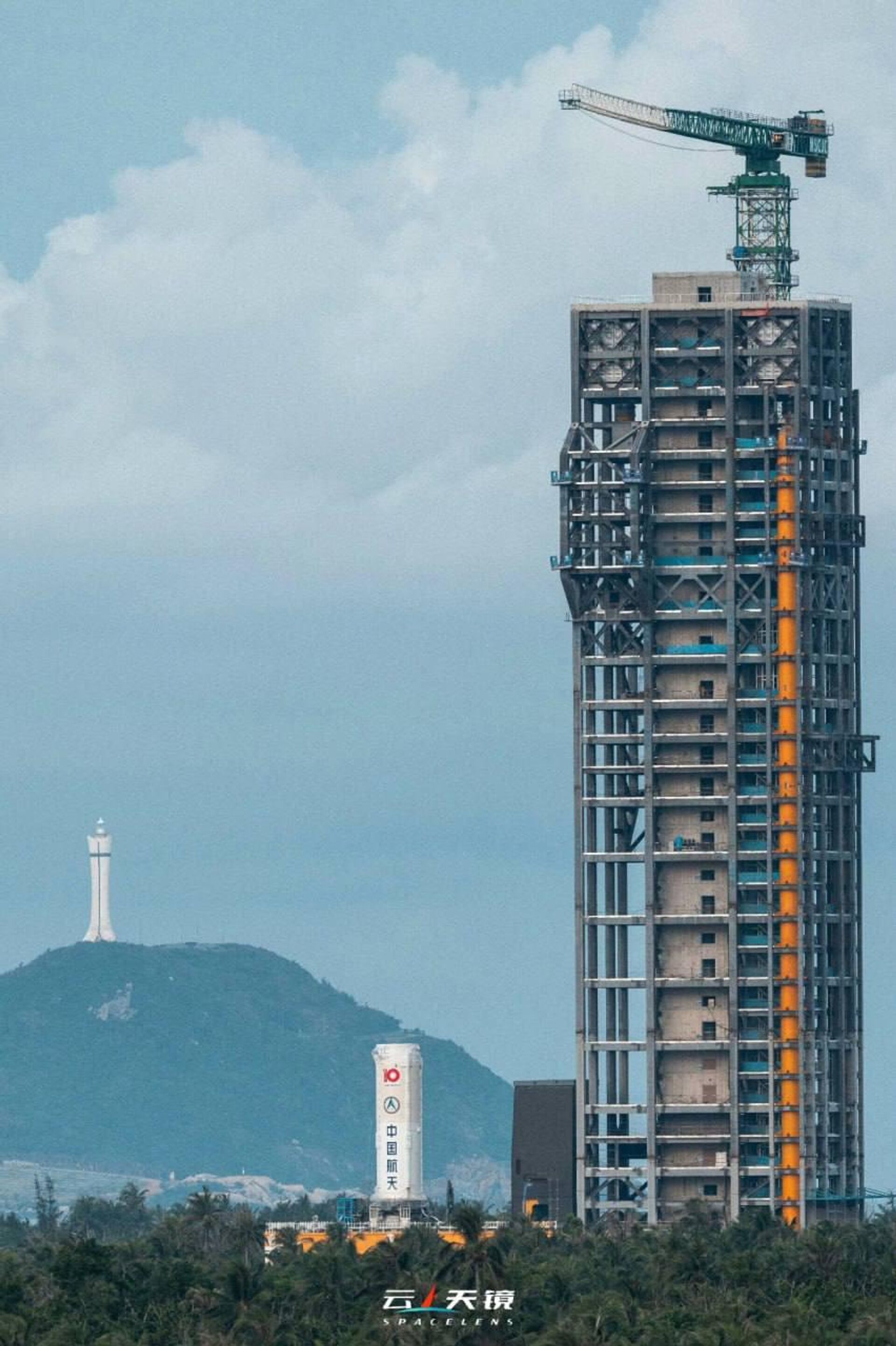 چین گامی کلیدی به سوی فضای پیمای سرنشیندار برای فرود در ماه برداشت چین گامی کلیدی به سوی فضای پیمای سرنشیندار برای فرود در ماه برداشت - اسپوتنیک ایران , 1920, 16.08.2025