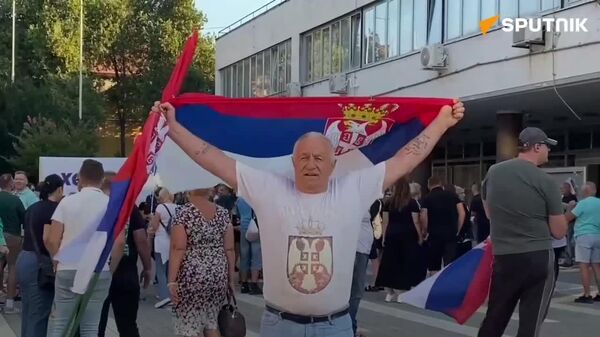 تظاهرات مسالمت‌آمیز در حمایت از مقامات در صربستان برگزار شد - اسپوتنیک ایران  