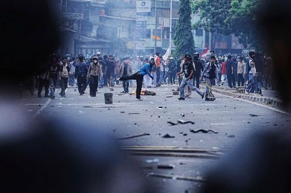 اعتراضات خشونت آمیز در‌ جاکارتا - اسپوتنیک ایران  