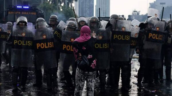 دخالت غرب در پوشش حمایت از اعتراضات محلی در اندونزی مشهود است - اسپوتنیک ایران  