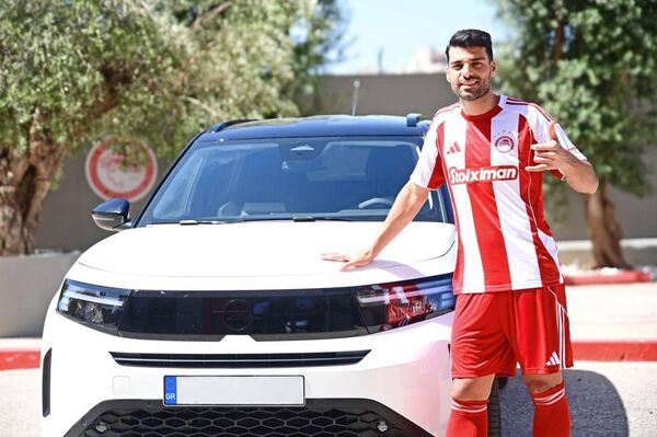 تصاویر رونمایی باشگاه المپیاکوس از «مهدی طارمی» فوتباليست ايرانی - اسپوتنیک ایران  