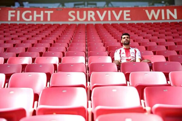 تصاویر رونمایی باشگاه المپیاکوس از «مهدی طارمی» فوتباليست ايرانی - اسپوتنیک ایران  