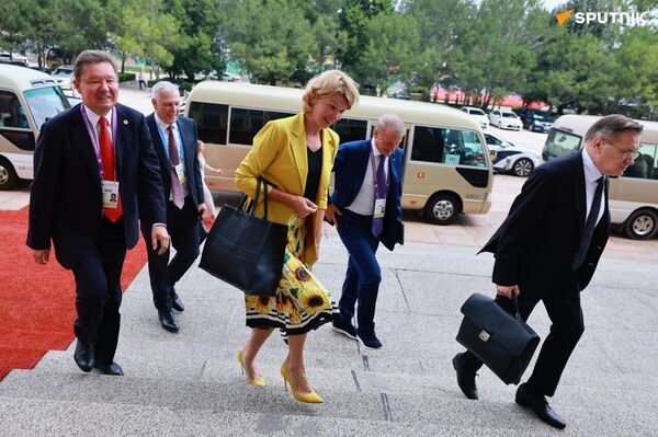 پشت صحنه چین: اجلاس شانگهای و ورود رهبران به چین برای شرکت در رژه بمناسبت هشتادمین سالگرد پیروزی - اسپوتنیک ایران  