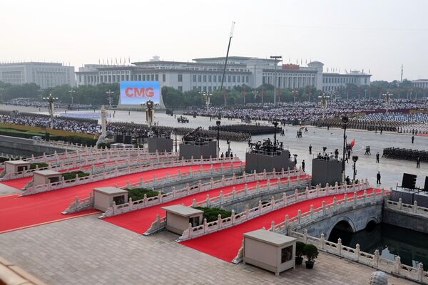 3 سپتامبر 2025. آمادهسازی برای رژه نظامی در میدان تیانآنمن پکن به مناسبت هشتادمین سالگرد پیروزی مردم چین در جنگ مقاومت علیه ژاپن و پایان جنگ جهانی دوم. 3 سپتامبر 2025. آمادهسازی برای رژه نظامی در میدان تیانآنمن پکن به مناسبت هشتادمین سالگرد پیروزی مردم چین در جنگ مقاومت علیه ژاپن و پایان جنگ جهانی دوم. - اسپوتنیک ایران