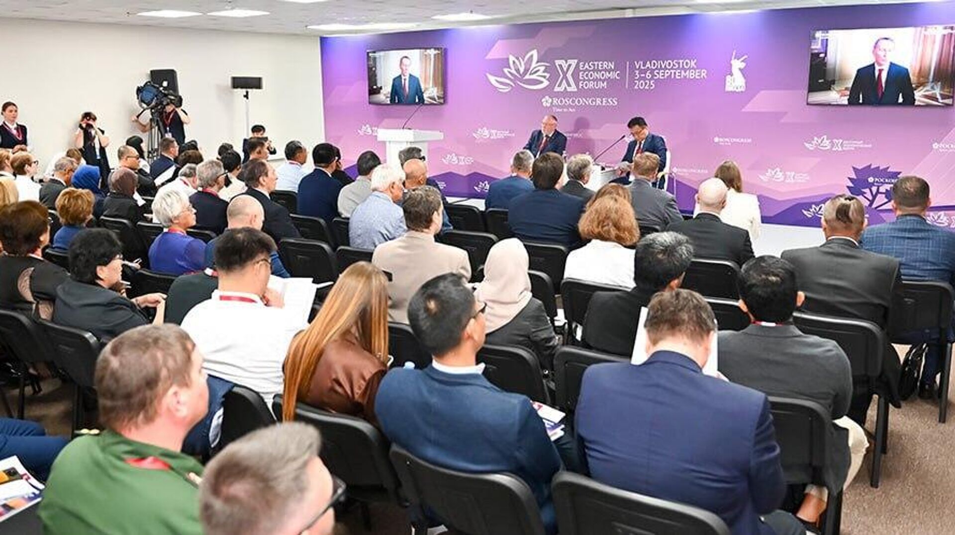 نمایشگاه اسناد بایگانی به مناسبت هشتادمین سالگرد پیروزی در مجمع اقتصادی شرق نمایشگاه اسناد بایگانی به مناسبت هشتادمین سالگرد پیروزی در مجمع اقتصادی شرق - اسپوتنیک ایران , 1920, 03.09.2025