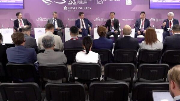 همکاری روسیه و چین در مجمع اقتصادی شرق 2025 مورد بحث قرار گرفت - اسپوتنیک ایران  