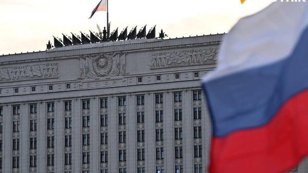 وزارت دفاع روسیه: ممنوعیت ورود رسانه‌ها به دیگ‌های آتش از طریق کریدورهای روسیه توسط کی‌یف برای فریب جامعه بین‌المللی و مردم اوکراین ضروری است
 - اسپوتنیک ایران  