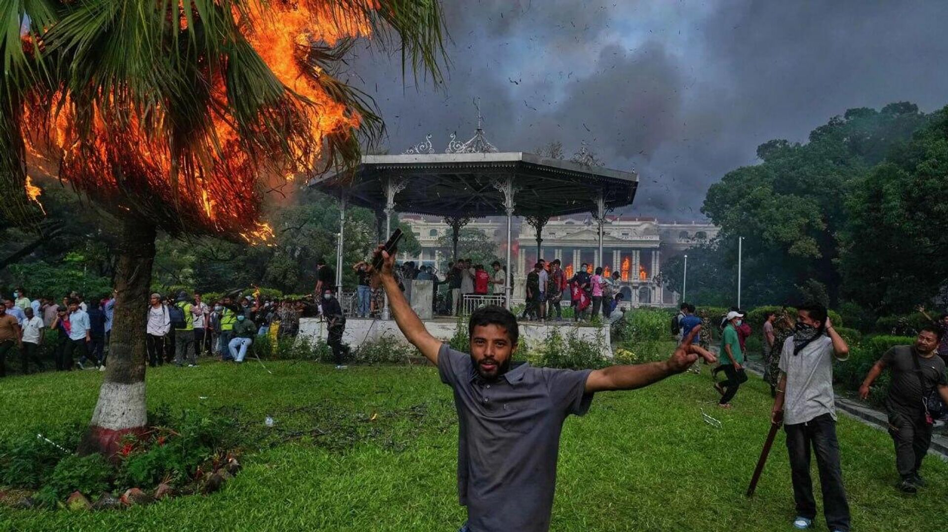 رسانه غربی: خسارت به زیرساختها در جریان ناآرامیهای نپال بیش از 1 رسانه غربی: خسارت به زیرساختها در جریان ناآرامیهای نپال بیش از 1 - اسپوتنیک ایران , 1920, 11.09.2025