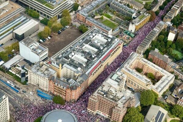 تظاهرات بیش از 100 هزار نفر در لندن علیه مهاجران غیرقانونی تظاهرات بیش از 100 هزار نفر در لندن علیه مهاجران غیرقانونی - اسپوتنیک ایران