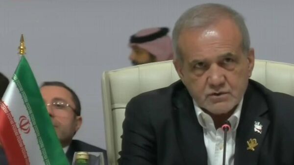 این توافق را نشانه‌ای از آمادگی ایران برای همکاری فنی با جامعه جهانی معرفی نمود، در حالی که سیاست‌های آمریکا و اسرائیل را عامل اصلی بی‌ثباتی در خاورمیانه خواند - اسپوتنیک ایران  