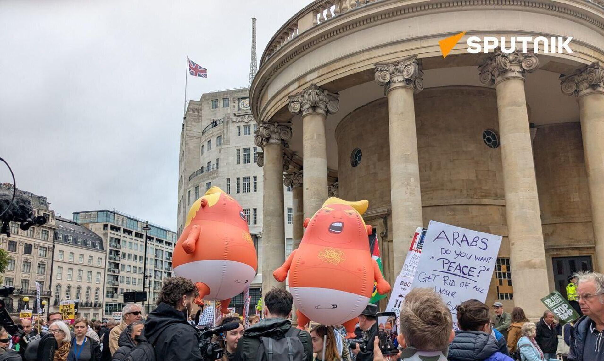 اعتراضات گستردهای علیه سفر ترامپ در مرکز لندن اعتراضات گستردهای علیه سفر ترامپ در مرکز لندن - اسپوتنیک ایران , 1920, 17.09.2025