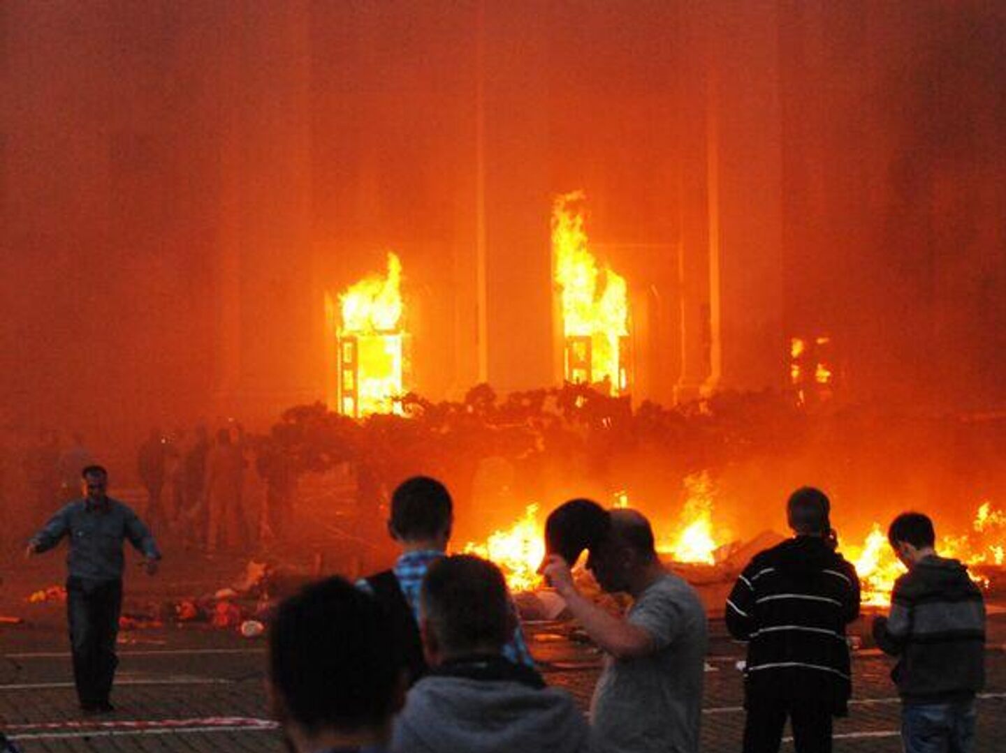 آتش‌سوزی در خانه اتحادیه‌ها در اودسا - اسپوتنیک ایران  