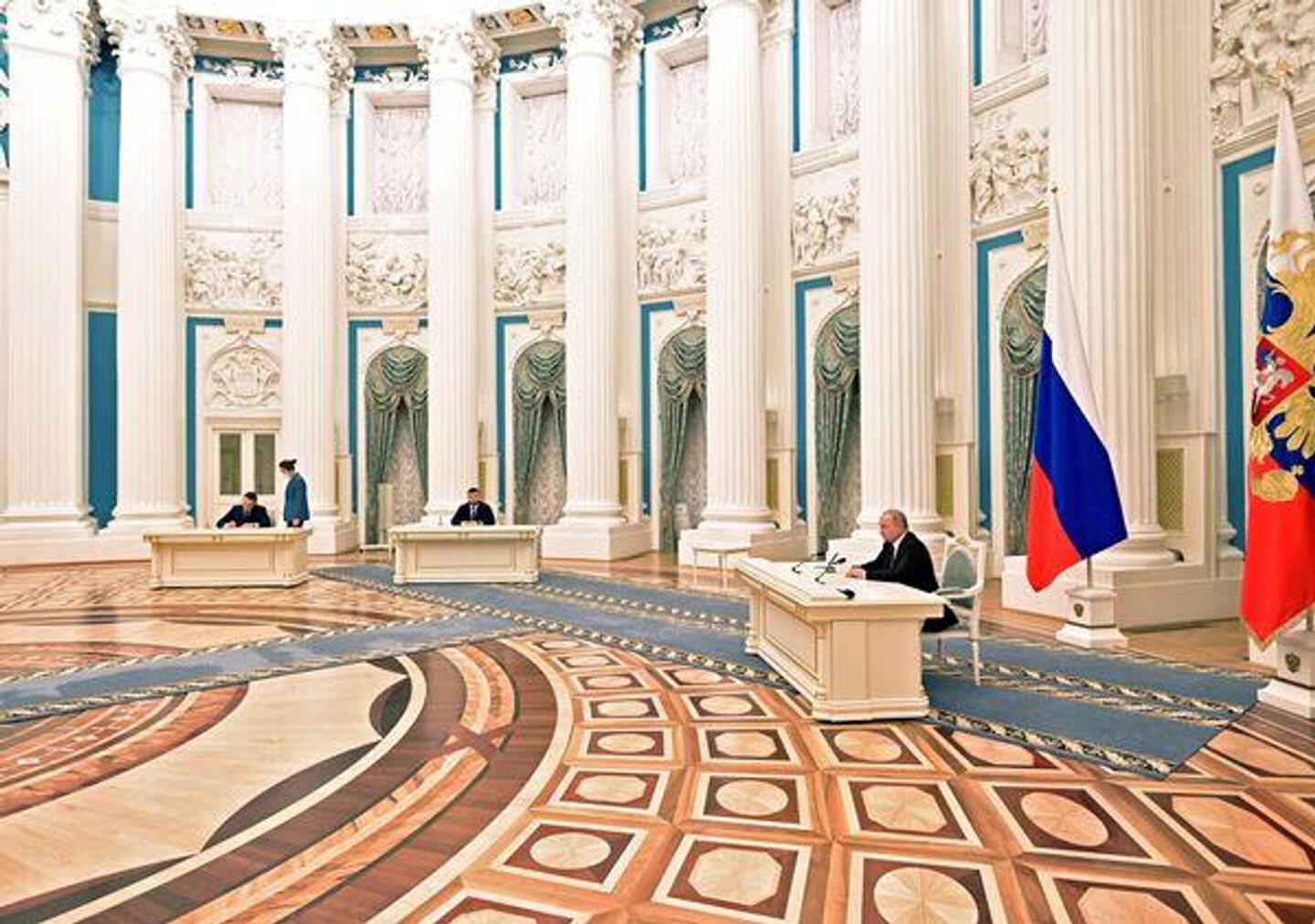 پوتین استقلال جمهوری‌های دونتسک و لوگانسک را در 21 فوریه 2022 به رسمیت شناخت - اسپوتنیک ایران  