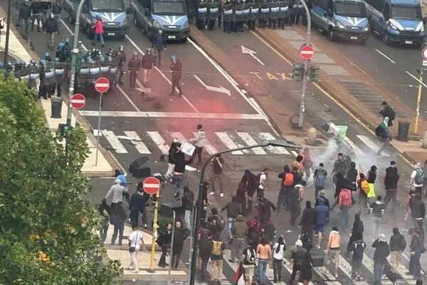 درگیری با پلیس و اختلال در حمل و نقل؛ اعتراضات گسترده‌ در حمایت از غزه در سراسر ایتالیا - اسپوتنیک ایران  