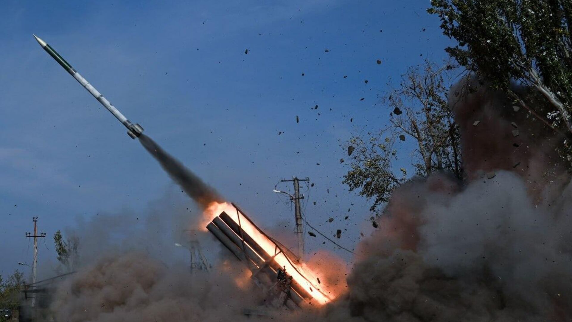 وزارت دفاع روسیه گزارش داد که شب گذشته، در پاسخ به حمله تروریستی به اهداف غیرنظامی در کریمه، نیروهای روسی یک حمله گروهی را آغاز کردند وزارت دفاع روسیه گزارش داد که شب گذشته، در پاسخ به حمله تروریستی به اهداف غیرنظامی در کریمه، نیروهای روسی یک حمله گروهی را آغاز کردند - اسپوتنیک ایران , 1920, 23.09.2025