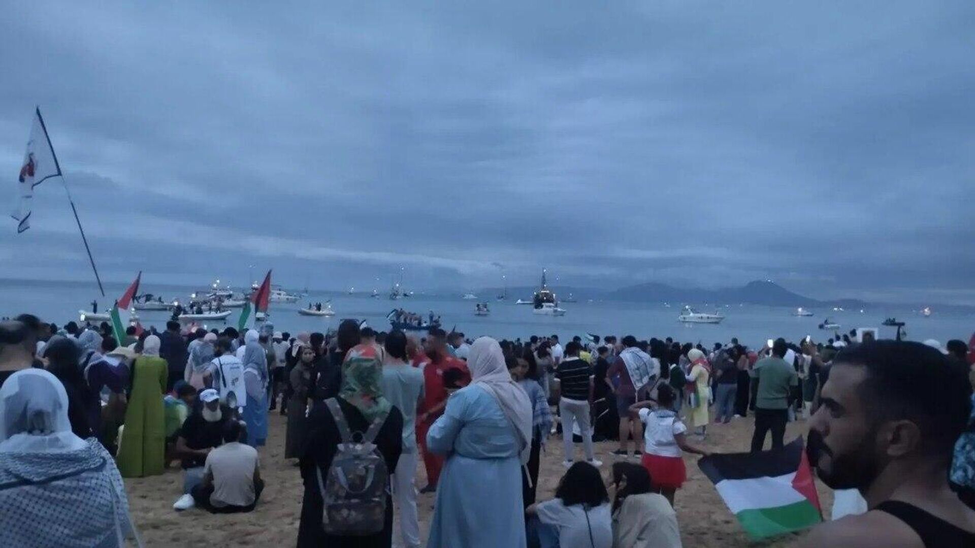 اعزام یک کشتی جنگی ایتالیا برای محافظت از «ناوگان پایداری غزه» اعزام یک کشتی جنگی ایتالیا برای محافظت از «ناوگان پایداری غزه» - اسپوتنیک ایران , 1920, 24.09.2025