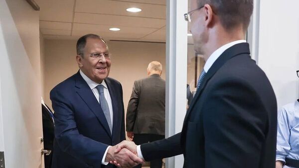 مجارستان از ادامه تماس‌های سطح بالا بین روسیه و آمریکا استقبال می‌کند - اسپوتنیک ایران  