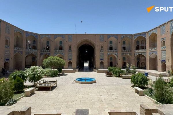 کاروانسرای گنجعلی خان، نگین کرمان - اسپوتنیک ایران  