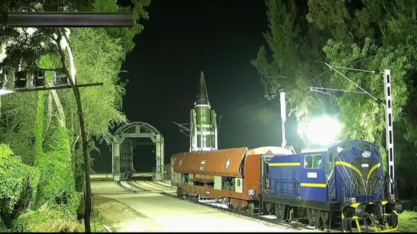 هند موشک میان‌برد آگنی پرایم را با موفقیت آزمایش کرد که قادر است اهدافی را در فاصله تا 2000 کیلومتر هدف قرار دهد - اسپوتنیک ایران  