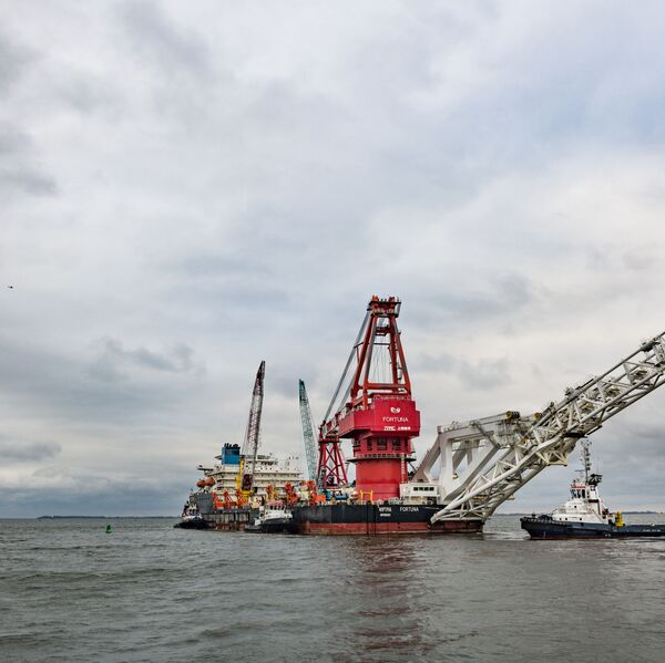 کشتی لوله‌گذار فورتونا بندر ویسمار را ترک می‌کند - اسپوتنیک ایران  