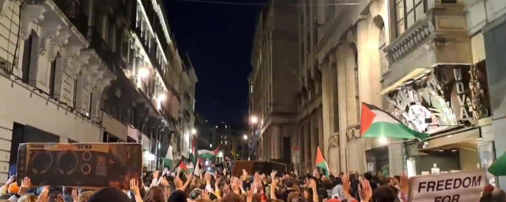 تظاهراتی در بروکسل، پایتخت بلژیک، در محکومیت توقیف ناوگان صمود توسط نیروی دریایی اسرائیل - اسپوتنیک ایران  , 1920, 02.10.2025