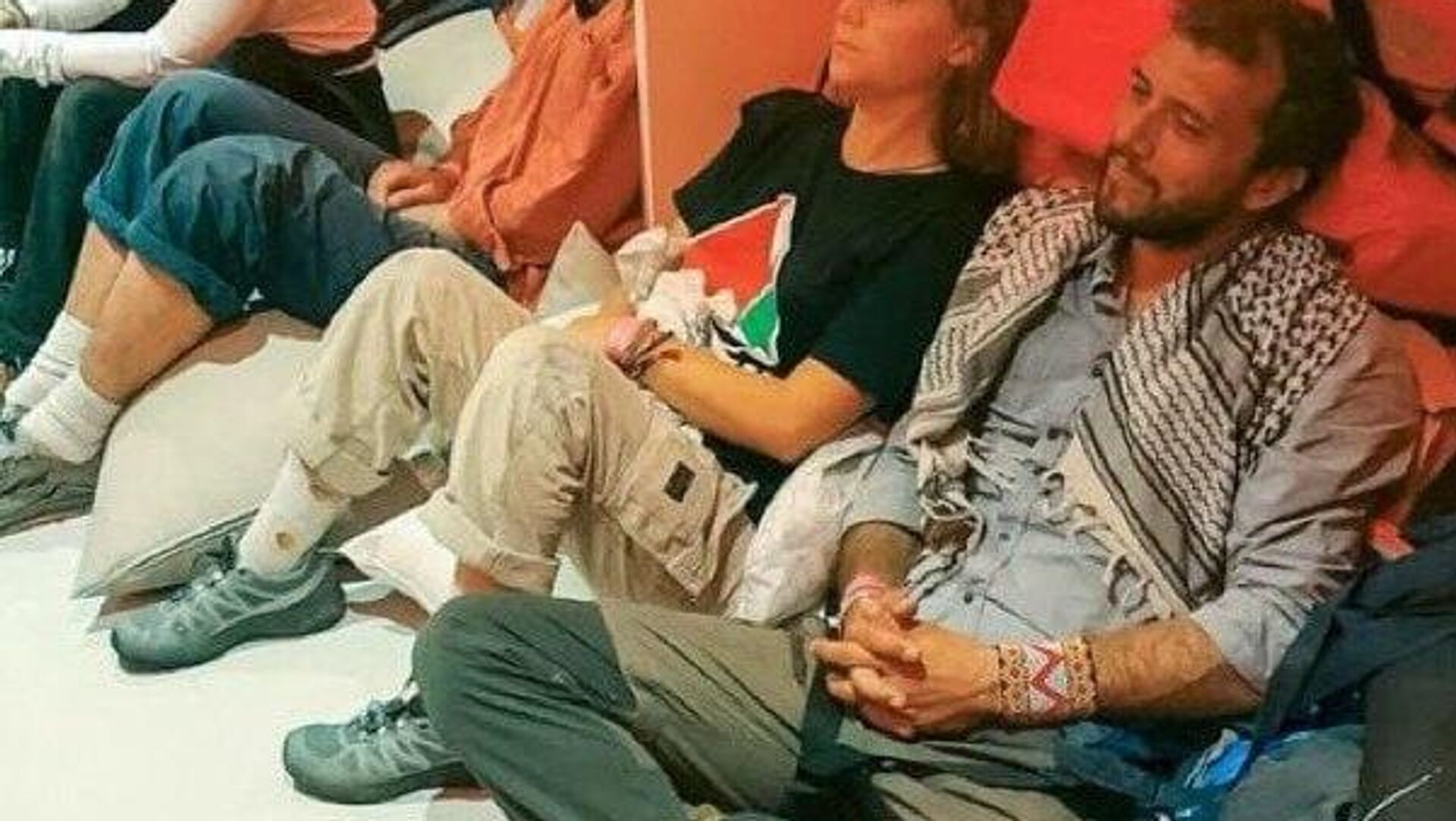 ناوگان جهانی صمود از بازداشت گرتا تونبرگ توسط اسرائیل خبر داد ناوگان جهانی صمود از بازداشت گرتا تونبرگ توسط اسرائیل خبر داد - اسپوتنیک ایران , 1920, 02.10.2025