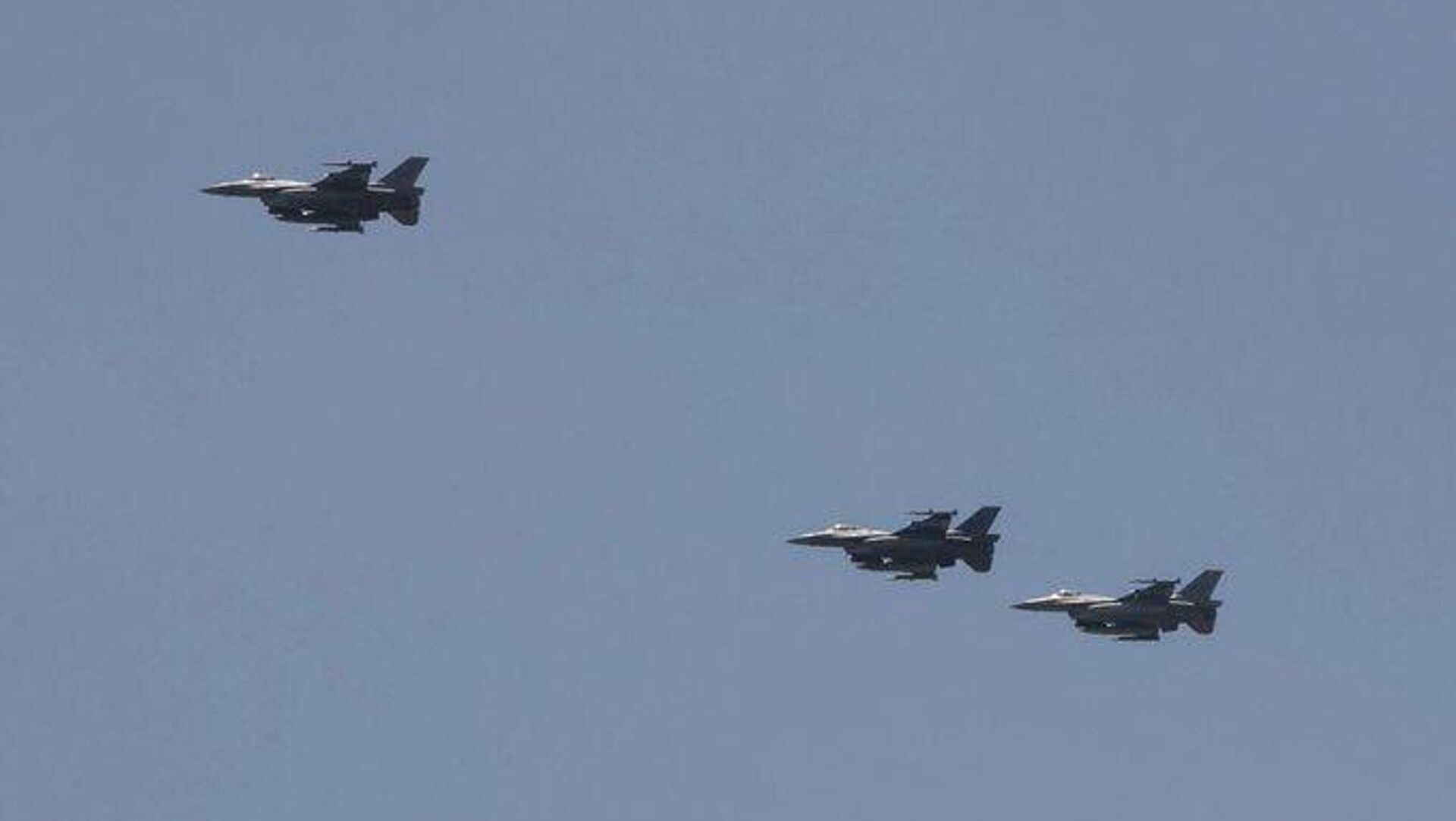 وزیر دفاع ونزوئلا از پروازهای تحریک آمیز جنگندههای اف-35 آمریکا خبر داد وزیر دفاع ونزوئلا از پروازهای تحریک آمیز جنگندههای اف-35 آمریکا خبر داد - اسپوتنیک ایران , 1920, 03.10.2025