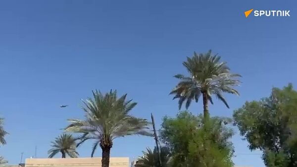 نمایش هوایی در آسمان بغداد به مناسبت جشن روز ملی عراق - اسپوتنیک ایران  