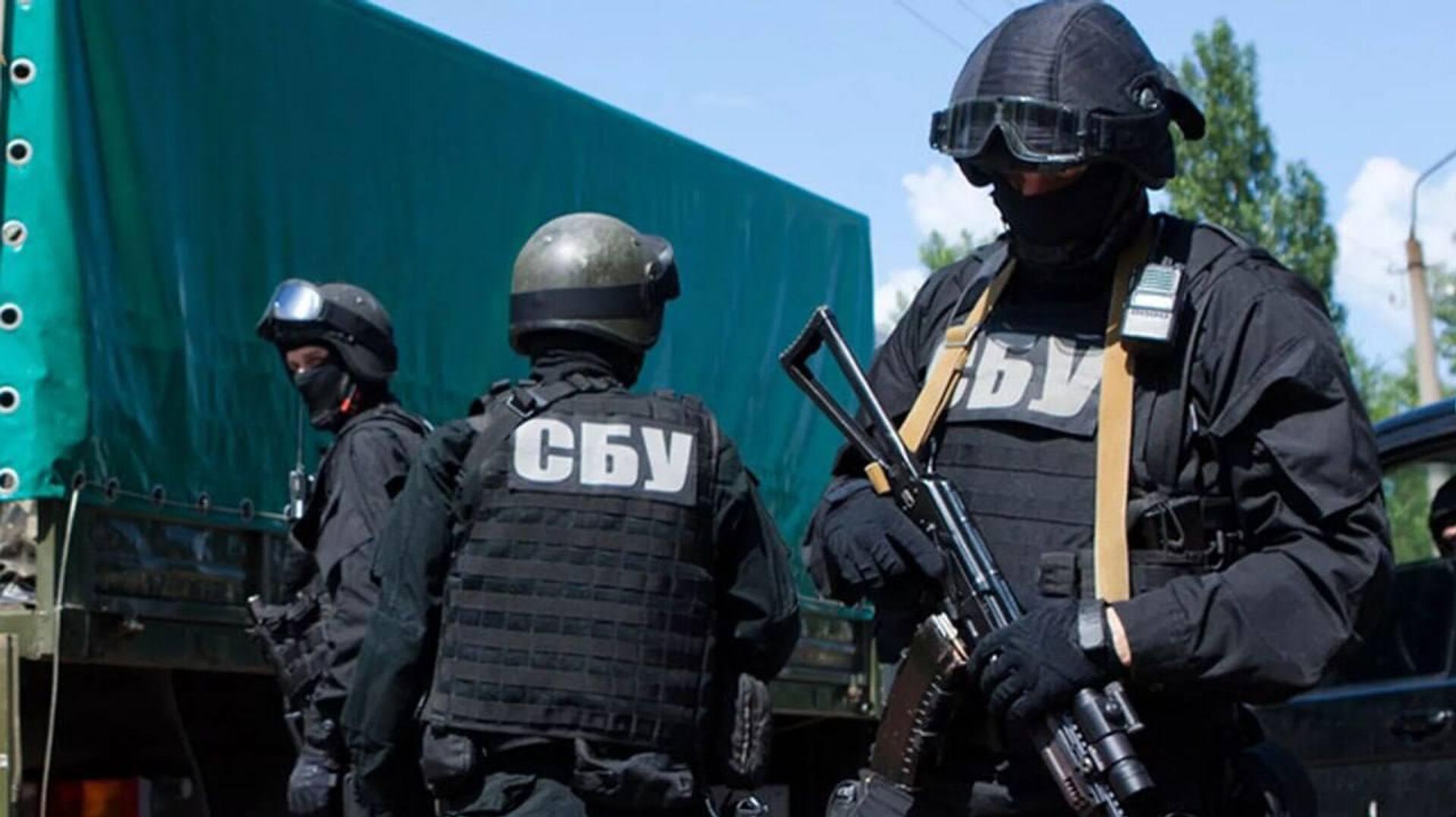 سرویس امنیتی اوکراین ساکنان خارکف را که به صورت آنلاین از رژیم انتقاد میکنند، می رباید سرویس امنیتی اوکراین ساکنان خارکف را که به صورت آنلاین از رژیم انتقاد میکنند، می رباید - اسپوتنیک ایران , 1920, 05.10.2025