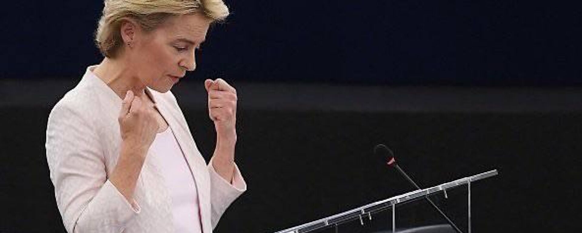 فون در لاین، اعضای پارلمان اروپا که به «رأی عدم اعتماد» رأی دادند را به حمایت از روسیه متهم کرد فون در لاین، اعضای پارلمان اروپا که به «رأی عدم اعتماد» رأی دادند را به حمایت از روسیه متهم کرد - اسپوتنیک ایران , 1920, 06.10.2025